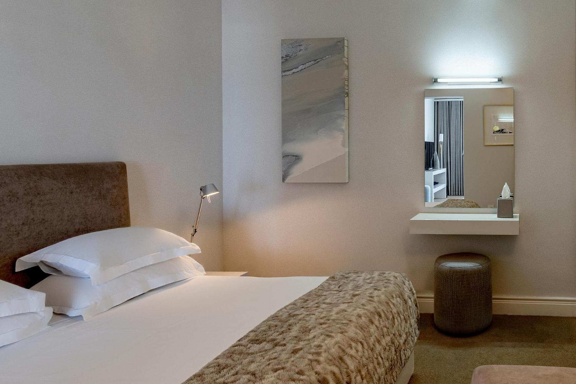 Sapphire Tide Apartment
